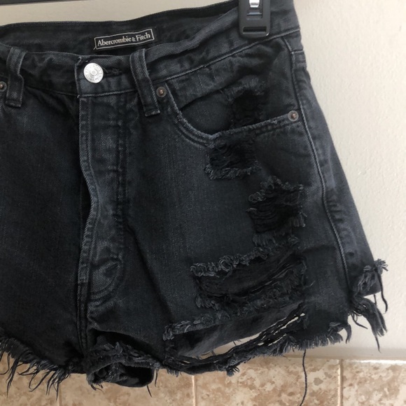 Black cut-off shorts, Abercrombie and Fitch - Picture 5 of 6